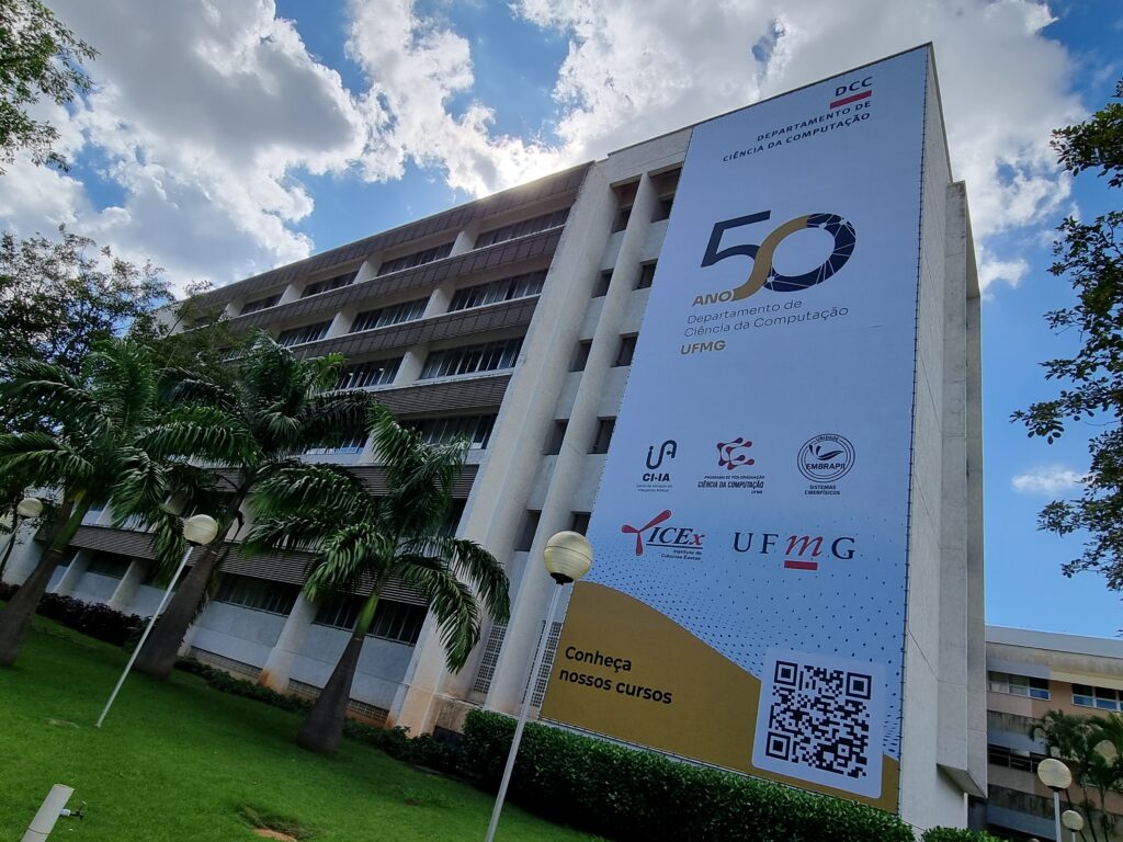 Nova empena na fachada do DCC marca início das comemorações pelos 50 anos do departamento