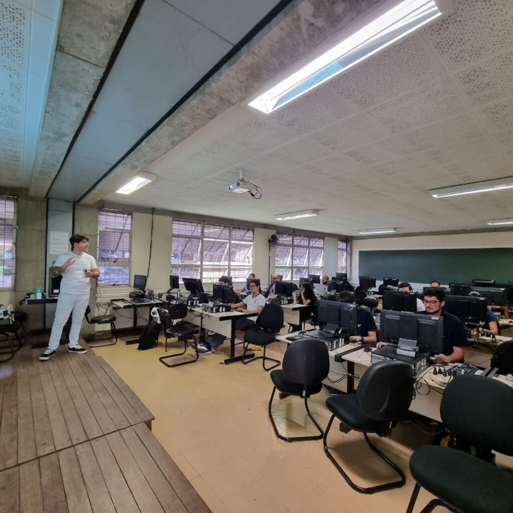 Curso promovido pelo DCC ensina fundamentos de modelagem 3D com FreeCAD